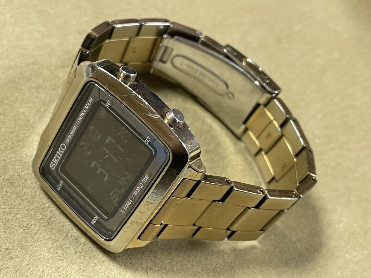 【レアモデル】SEIKO セイコー スピリット S760-0AB0 電波ソーラー WORLD TIME デジタル ゴールドカラー 純正メタルブレス【動作確認済み】_画像10