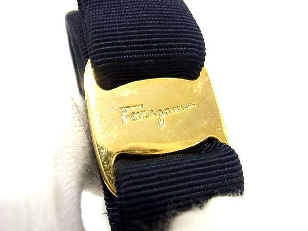 1円 ■美品■ Salvatore Ferragamo フェラガモ ヴァラリボン キャンバス カチューシャ ヘアアクセサリー レディース ネイビー系 BG6196_画像3