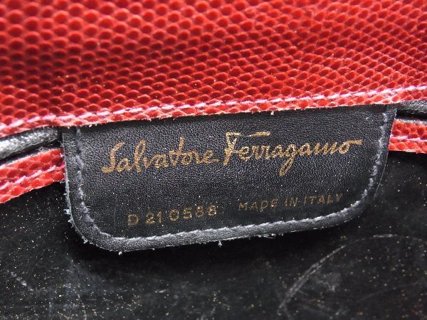 1円 Salvatore Ferragamo フェラガモ D-21 0588 ヴァラ レザー クロスボディ ショルダーバッグ 斜め掛け レッド系 AT4850_画像6