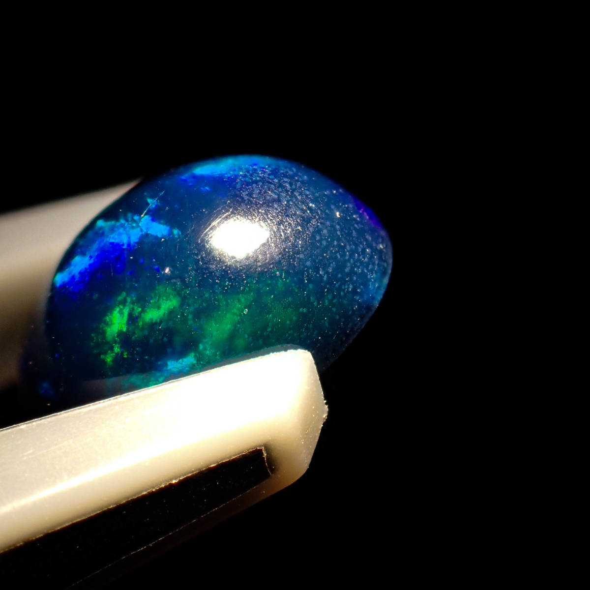  натуральный камень black opal . цвет разрозненный золотой фэн-шуй здоровье предсказание Power Stone 
