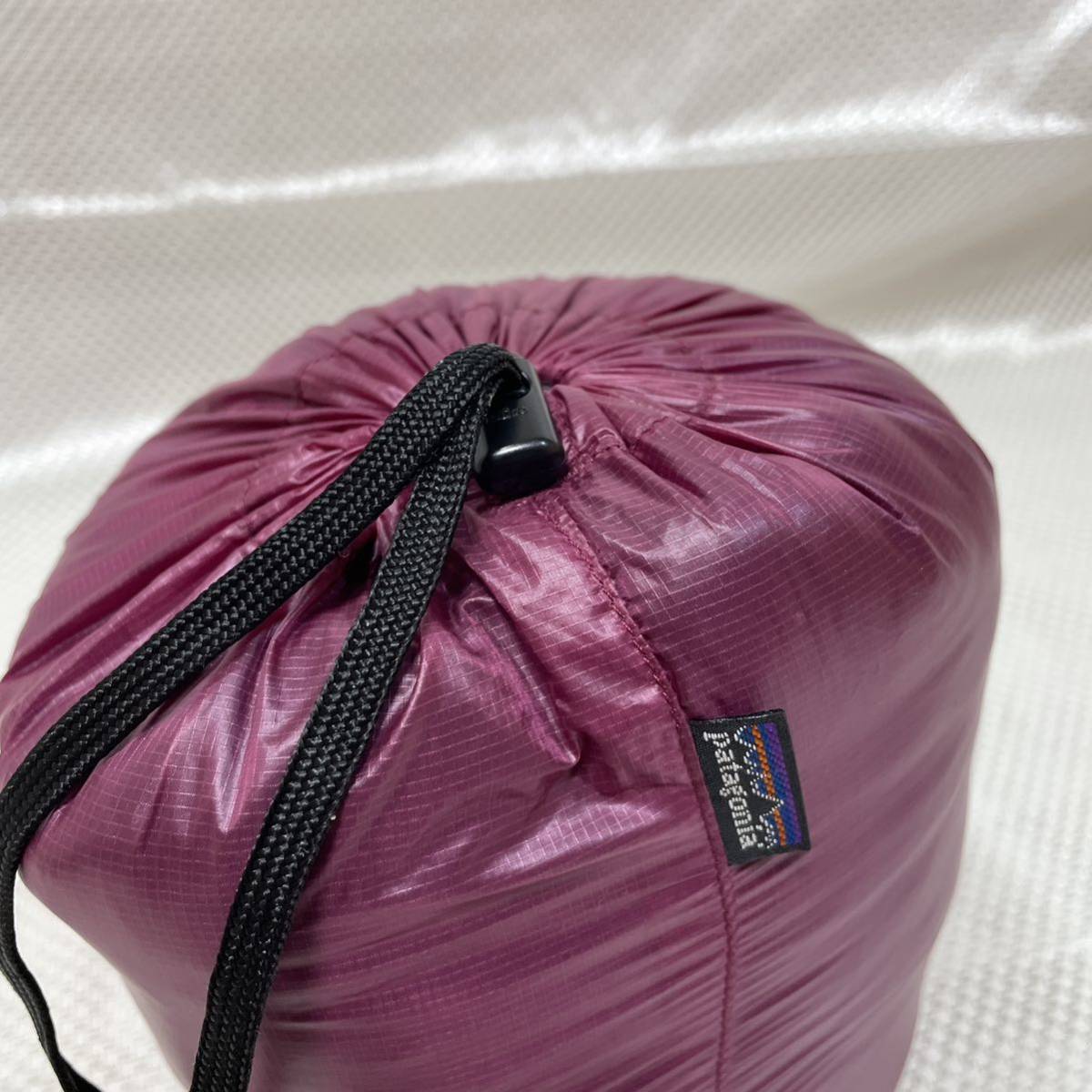美品】Patagonia ウルトラライトダウンジャケット用 収納袋 美品】Patagonia ウルトラライトダウンジャケット用 収納袋