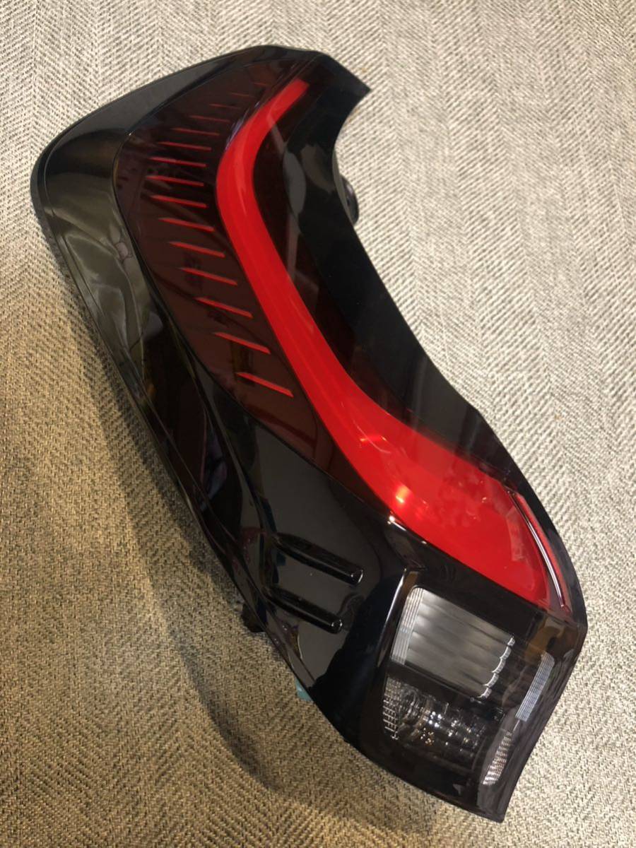 大好き アクア 純正 MXPK11 ※美品 中期テール パーツ