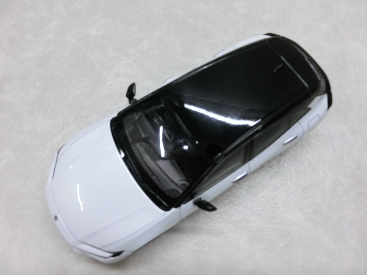 #26660 トヨタ 新型クラウンスポーツ HEV ブラック×プレシャスホワイトパール カラーサンプルミニカー 1/30_画像9