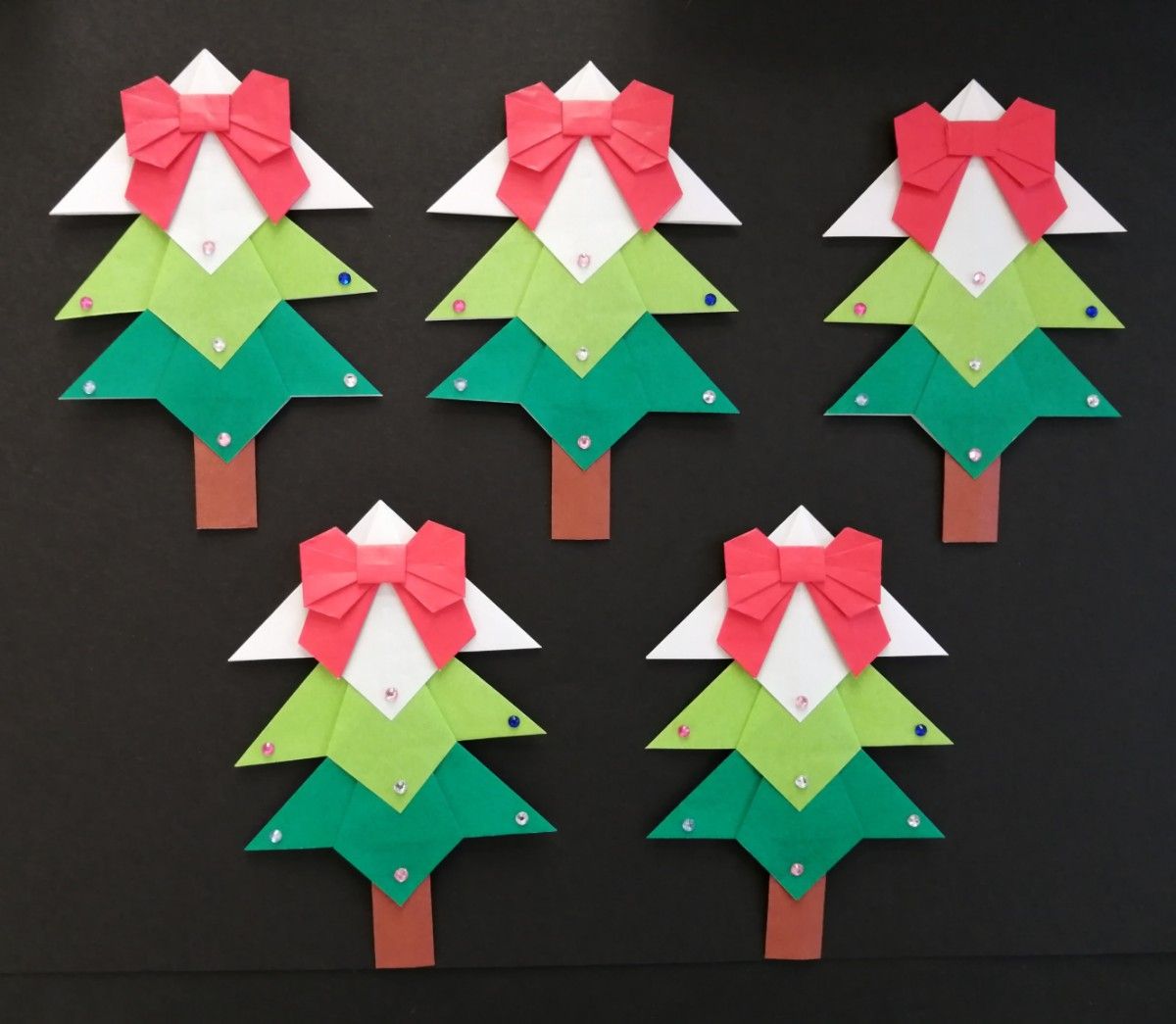 折り紙　壁面飾り　冬　クリスマス　ツリーとサンタとトナカイのセット