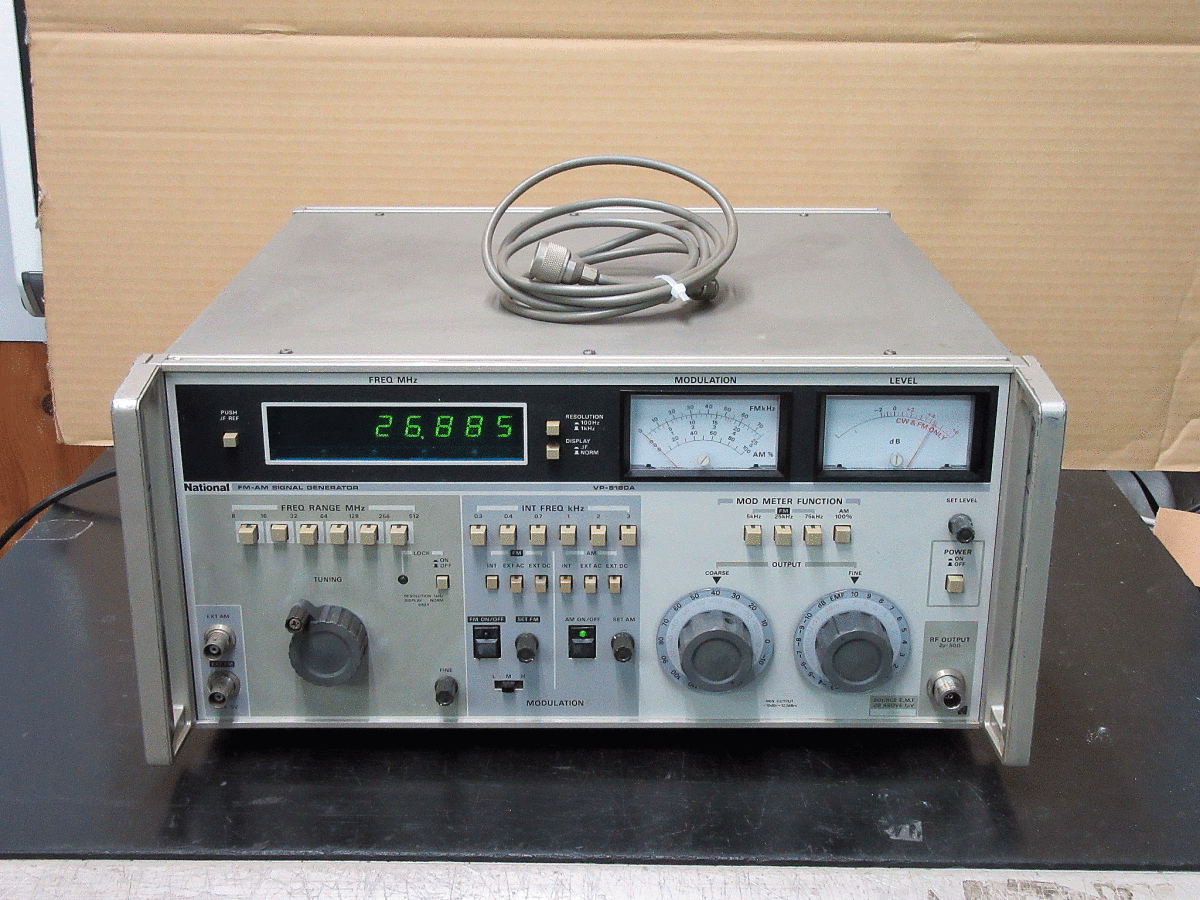 ★☆National　FM/AM　Signal　Generator　VP-8180A　動作します。　ジャンク品☆★_画像1