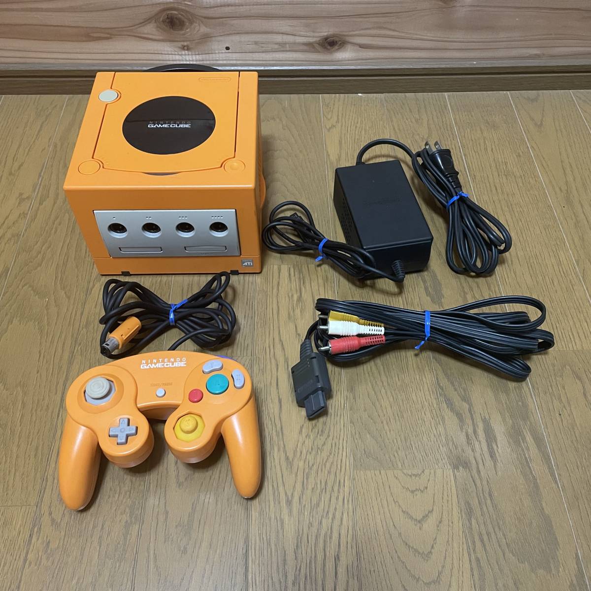 ゲームキューブ オレンジ 本体一式 GAMECUBE ニンテンドー 任天堂 Nintendo 匿名配送_画像1