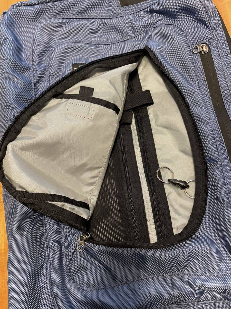 定価31,219円 即決 美品 パタゴニア patagonia MLC 48105 バッグ Bag 水色 45リットル リュック バックパック 通勤 通学 スーツ_画像3