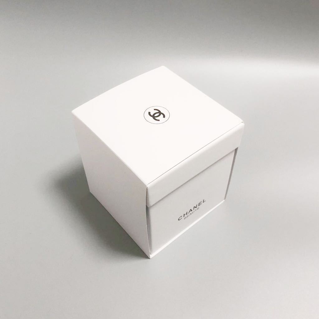 未使用品 シャネル CHANEL スノードーム 2023 VIP クリスマス 未使用品 シャネル CHANEL スノードーム 2023 VIP クリスマス