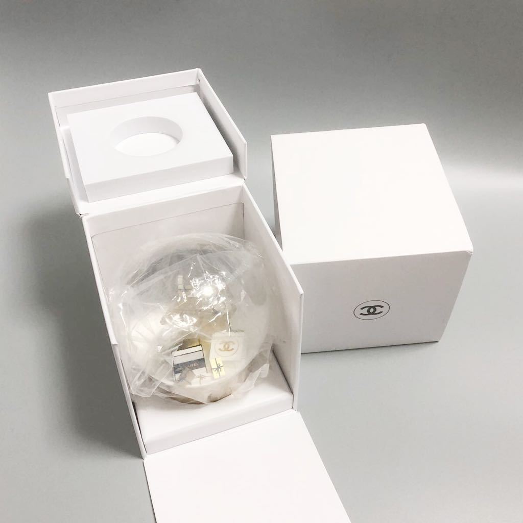 未使用品 シャネル CHANEL スノードーム 2023 VIP クリスマス 未使用品 シャネル CHANEL スノードーム 2023 VIP クリスマス