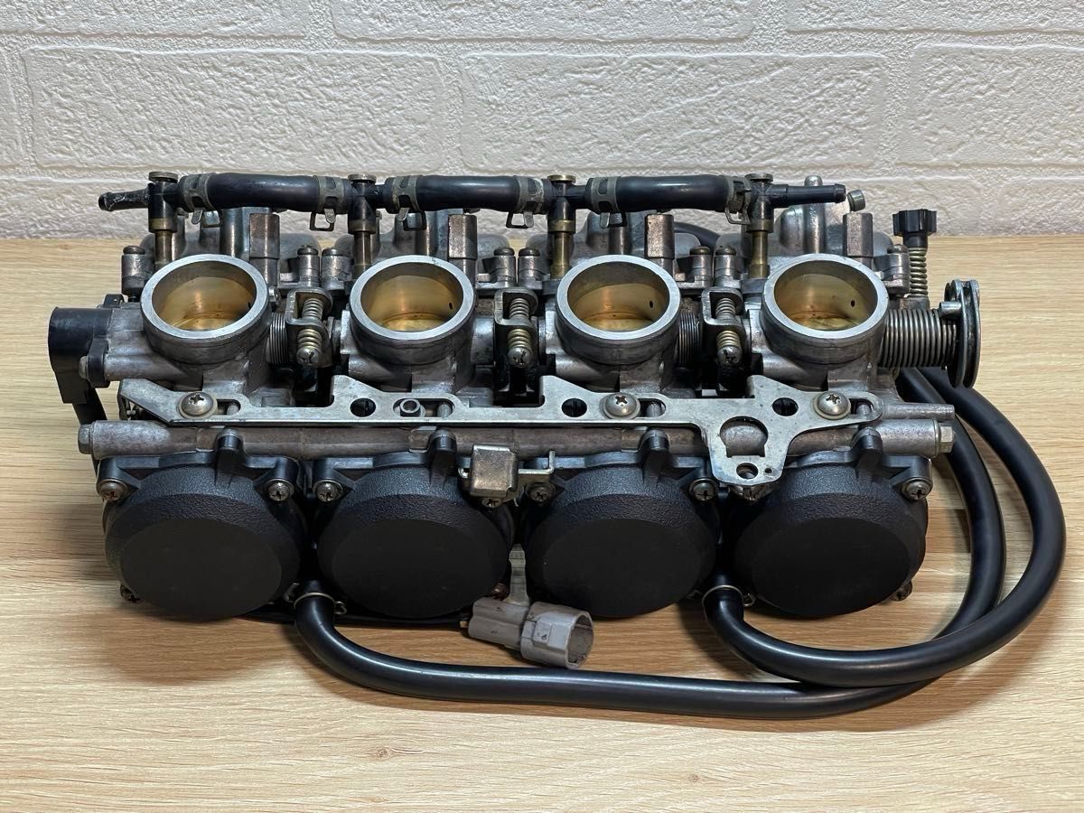 美品 バリオス2 キャブレター (19561 カワサキ ZR250B バリオス 美品 バリオス2 キャブレター (19561 カワサキ ZR250B バリオス