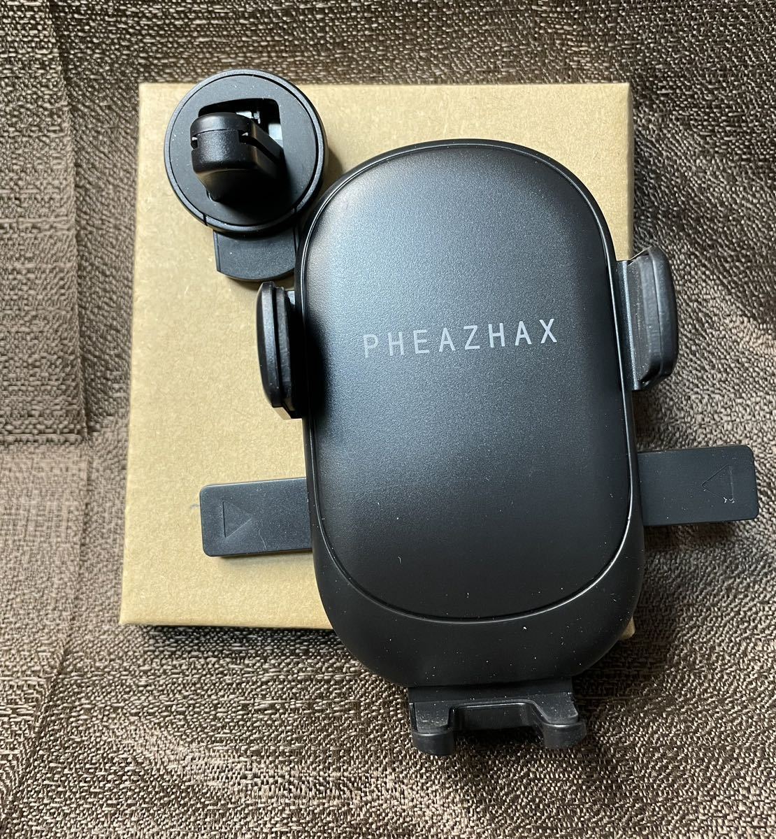 新品未使用　送料無料　PHEAZHAX スマホホルダー　真空吸盤とクリップ式兼用　取り付け簡単　SH03-BK01