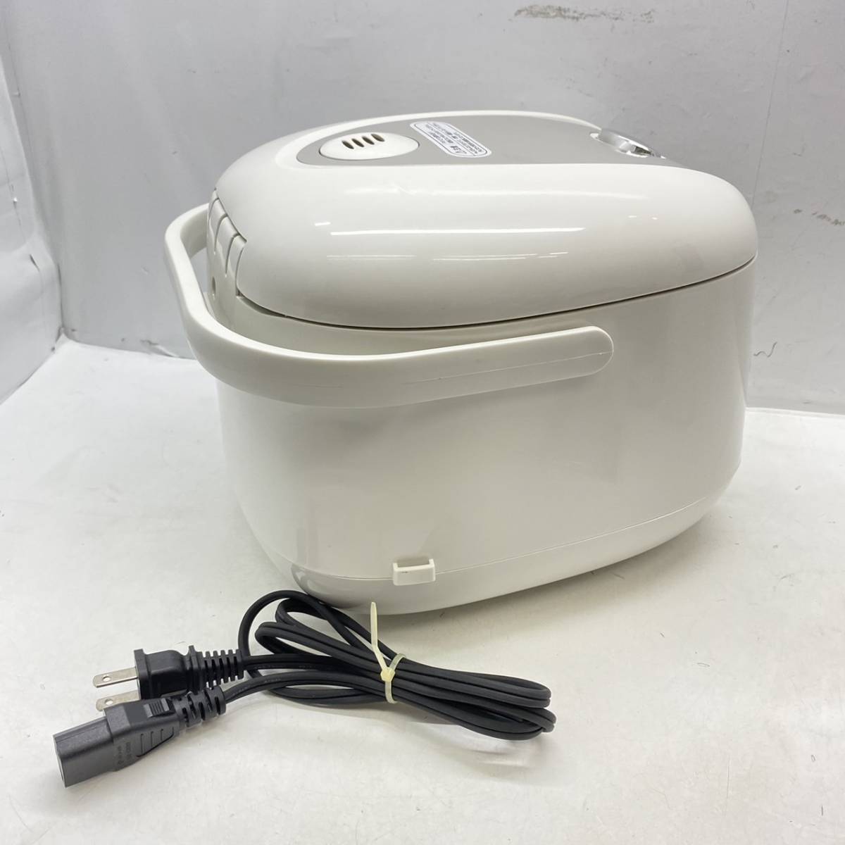 送料無料g27959 BONABONA 炊飯ジャー 3.5合 炊飯器 BK-R60-WH ホワイト 白 2018年製 取扱説明書付き_画像3