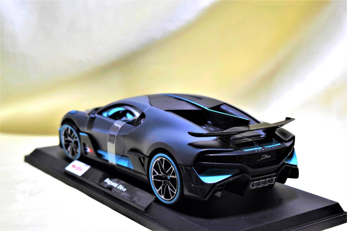 新品マイスト1/18【Maisto】レア■Bugatti Divo/レア色/■ミニカー/BMW/ポルシェ/フェラーリ/メルセデスベンツ/ランボルギーニ/他 の画像3