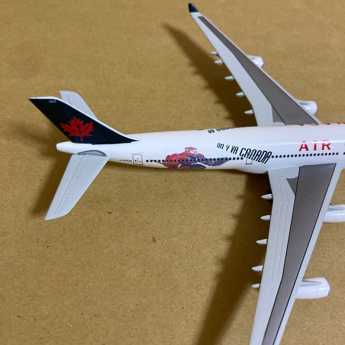 ■DRAGON WINGS 1/400 エア・カナダ A340-300 長野オリンピック特別塗装 C-FYLD【中古品】■AIR CANADAの画像5