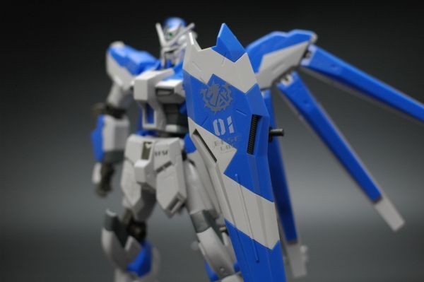 『HG RX-93-γ2 Hi-γガンダム プラモデル/バンダイ』機動戦士ガンダム逆襲のシャアプラモガンプラ完成品_画像3