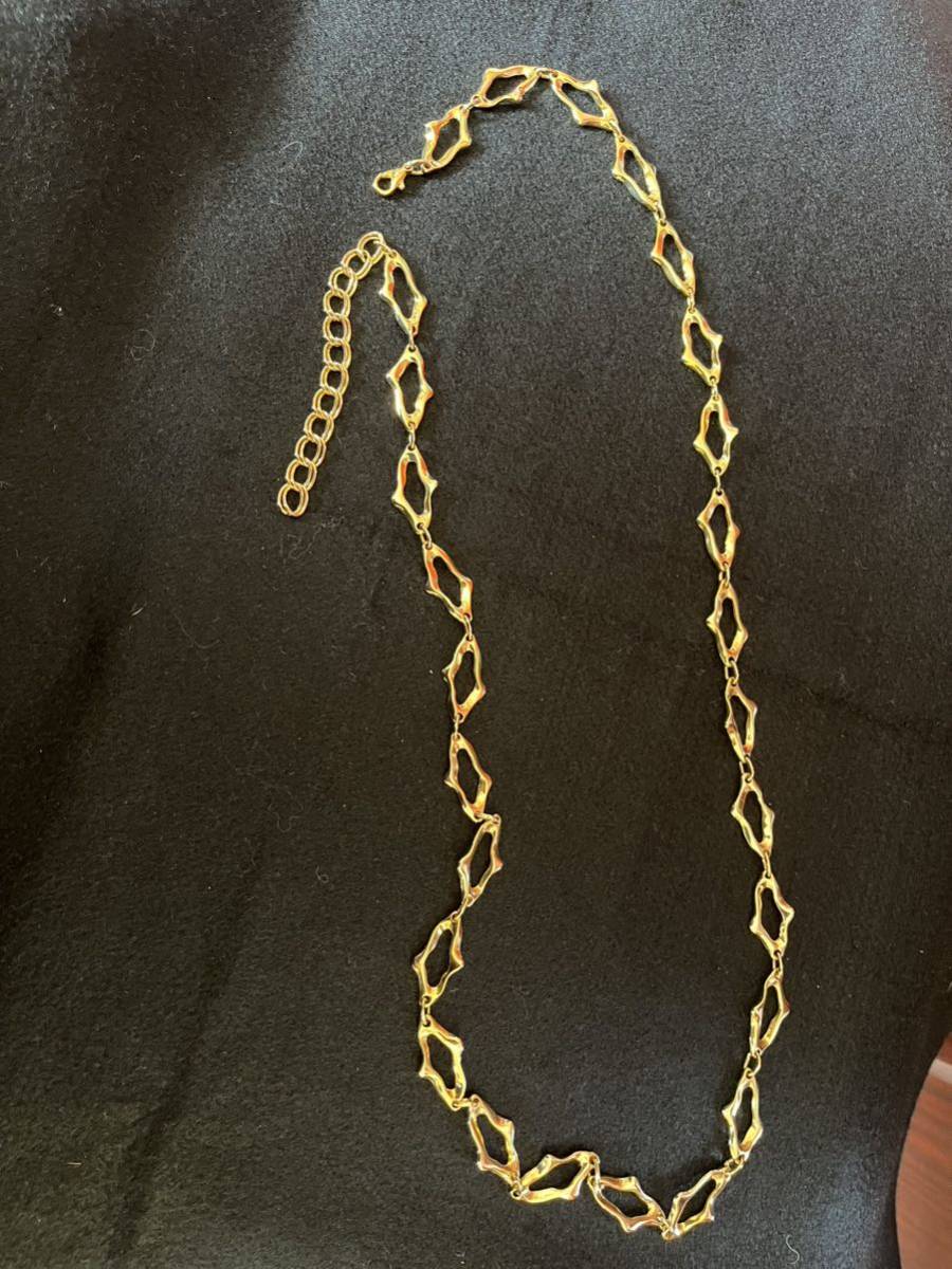 ゴールドチェーンのチェーンベルト　ネックレスにもなる　１回使用ぐらいの超美品