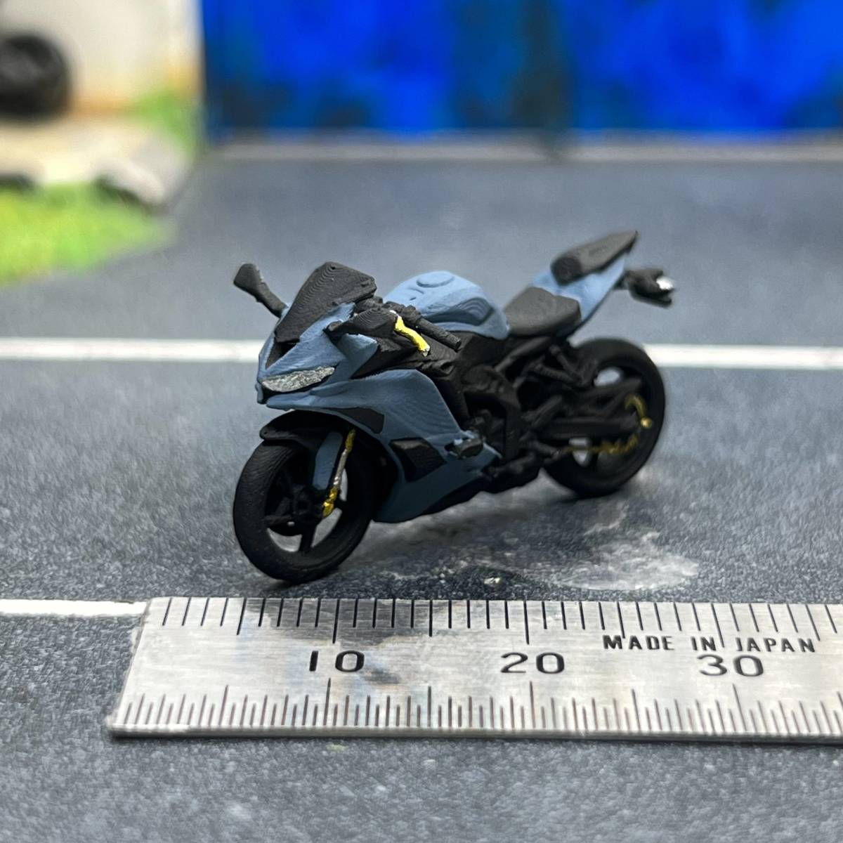 【ZZ-603】1/64 スケール カワサキ Ninja ZX-25R バイク フィギュア ミニチュア ジオラマ ミニカー トミカ_画像3