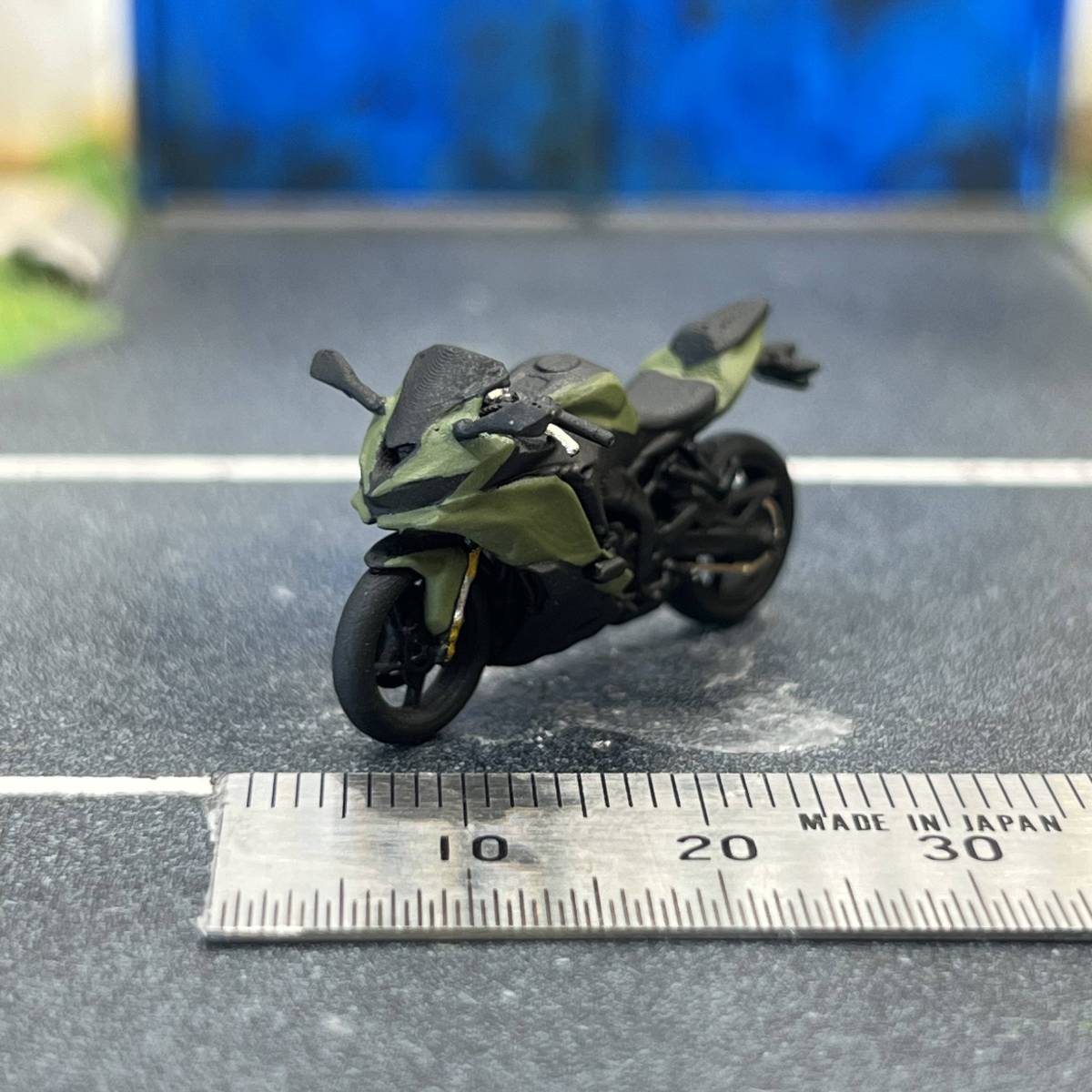 【ZZ-605】1/64 スケール カワサキ Ninja ZX-25R バイク フィギュア ミニチュア ジオラマ ミニカー トミカ_画像3