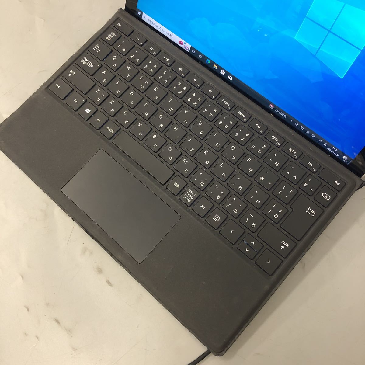 JXNT3077 /Microsoft Surface Pro 1724/Core m3 6Y30 0.90GHz/128GB/4GB/12.3インチ/Windows10 Pro/タッチパネル/バッテリー不良_画像2