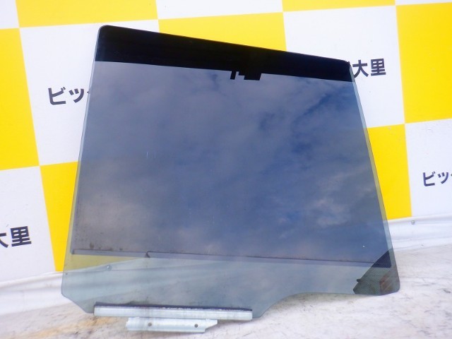 ダイハツ ウェイク リアドアガラス　右　H27　LA700S　68103-B2350　ニホンイタM31Q8_画像7