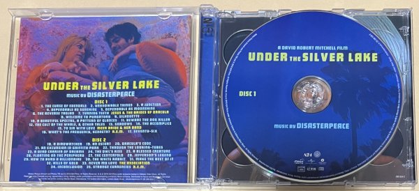 Disasterpeace Under The Silver Lake 2CD Original Motion Picture Soundtrack アンダー・ザ・シルバーレイク R.E.M._画像2