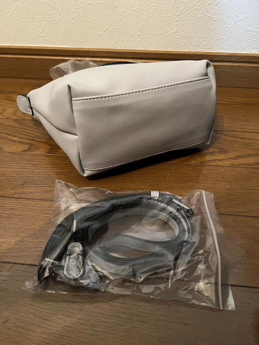 【新品】ロンシャン LONGCHAMP ル プリアージュ キュイール　XS トップハンドルバッグ アイボリー- レザー　_画像3