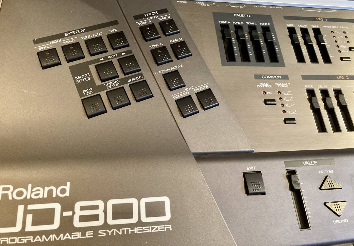 ■外観美品■Roland (ローランド) / JD-800 ハードケース付 SYNTHESIZER アナログ シンセサイザー 小室哲哉 一部動作不良 ■店頭受取り可能_画像5