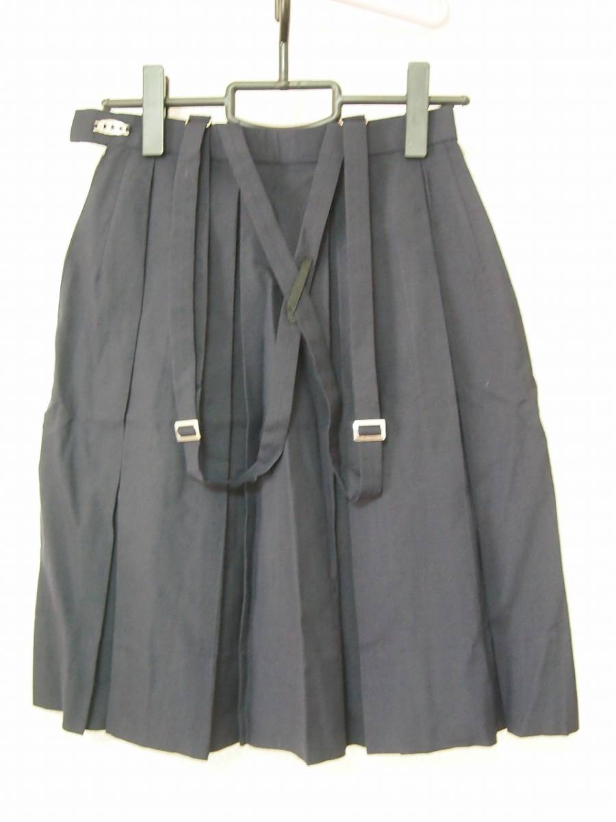 制服　吊りスカート　ウエスト62cm　丈54cm　最安送料185円　0803_画像2