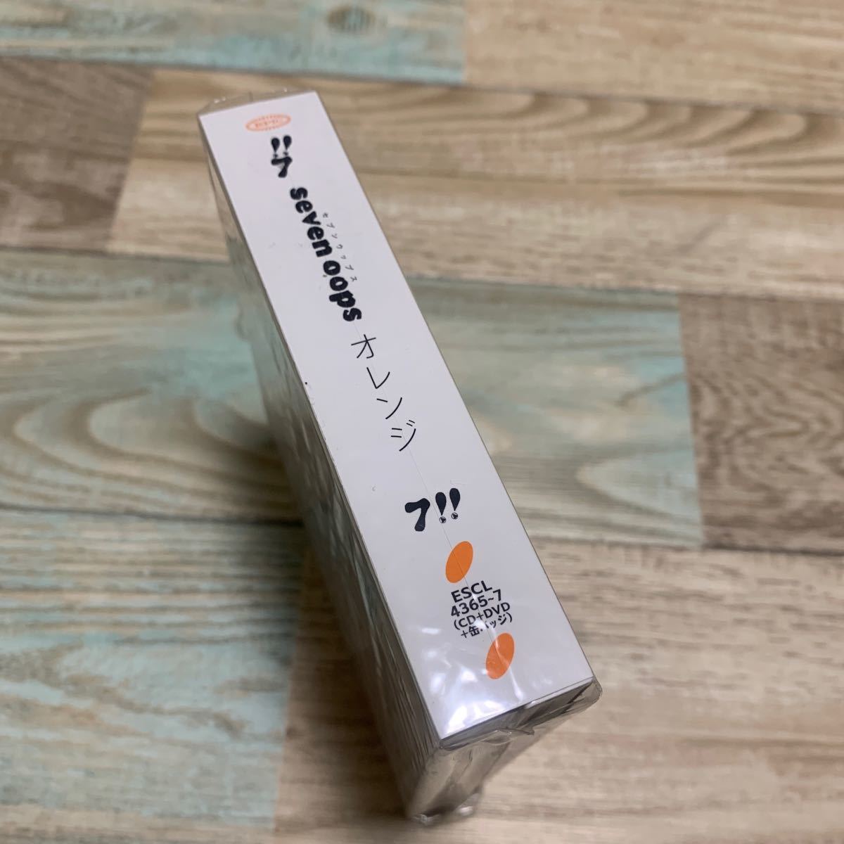 送料無料 新品未開封 CD/DVD 初回生産限定盤 缶バッチ付き seven 送料無料 新品未開封 CD/DVD 初回生産限定盤 缶バッチ付き seven