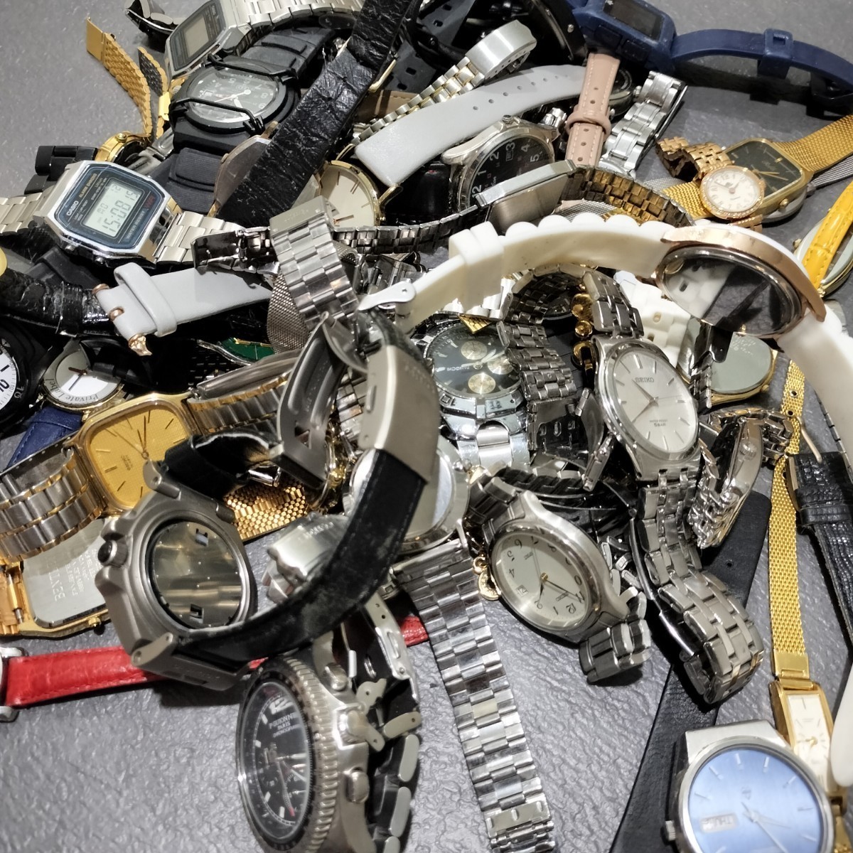ジャンク　SEIKO CASIO CITIZEN　など　腕時計まとめ　約60本　約2.5kg mr-g 120　typⅱ　チープカシオ　Jupiter　VEGA 　adidas_画像8