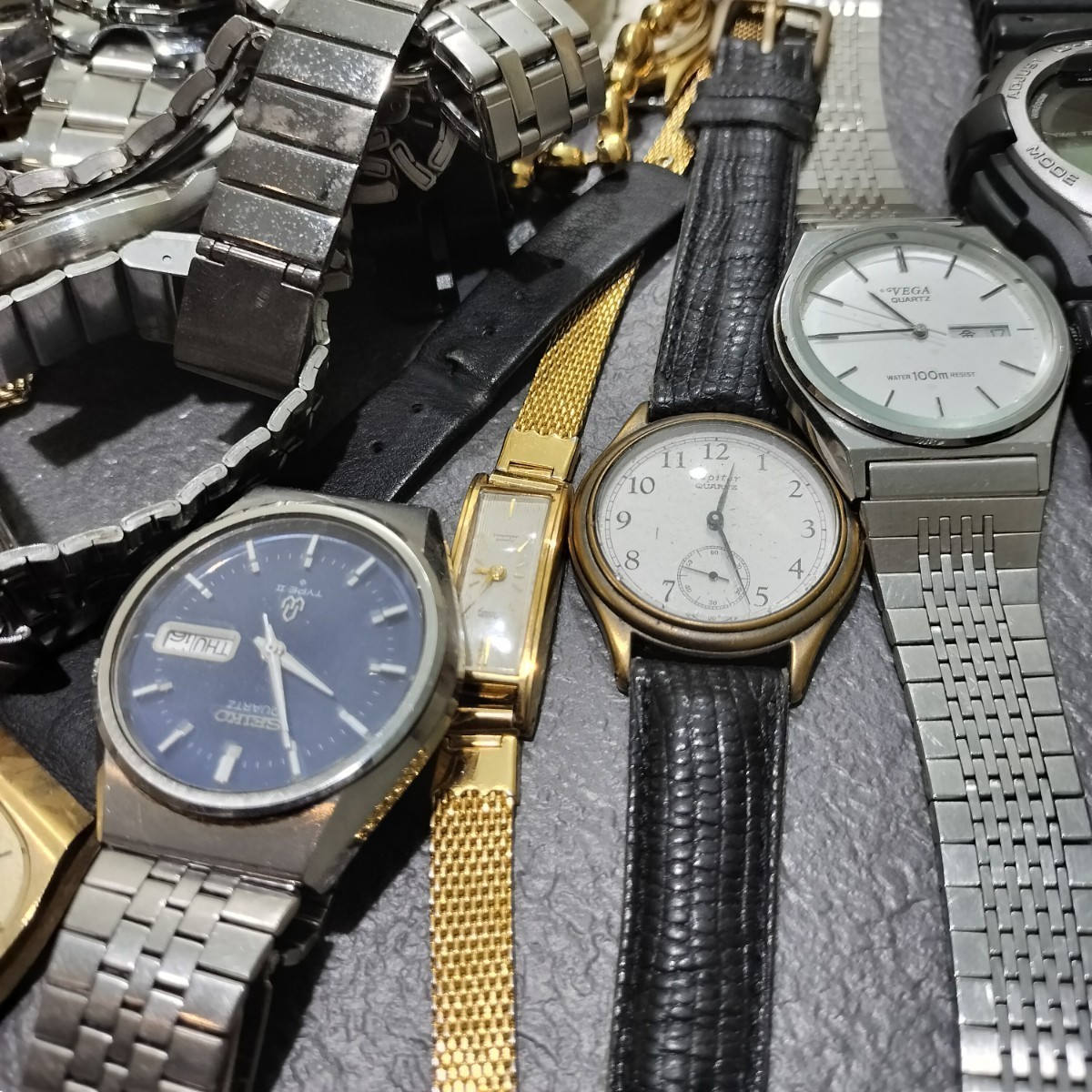 ジャンク　SEIKO CASIO CITIZEN　など　腕時計まとめ　約60本　約2.5kg mr-g 120　typⅱ　チープカシオ　Jupiter　VEGA 　adidas_画像2