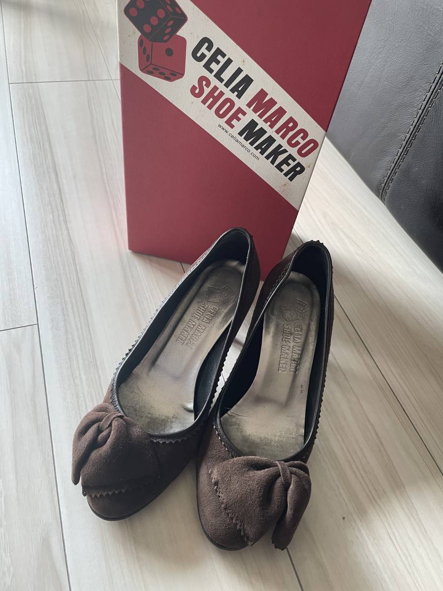 セレクトショップ購入　　CELIA MAKER SHOE MAKER ダークブラウンスウェードのパンプス　_画像1