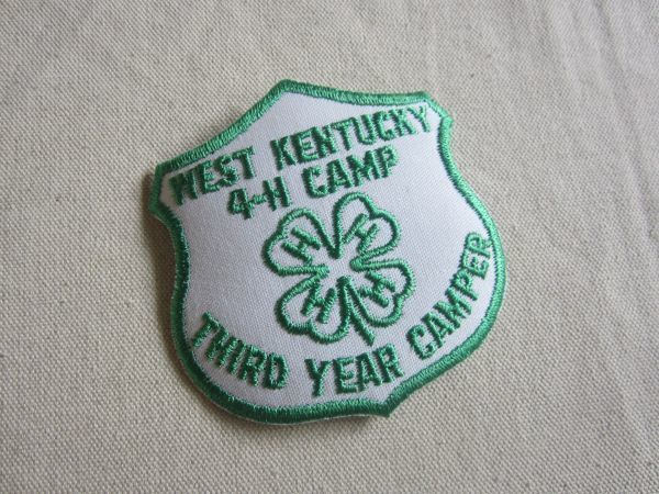 WEST KENTUCKY 4 H CAMP ウェスタンケンタッキー キャンプ 3年目 キャンパー ワッペン/ビンテージ パッチ USA 古着 アメカジ Z01_画像1