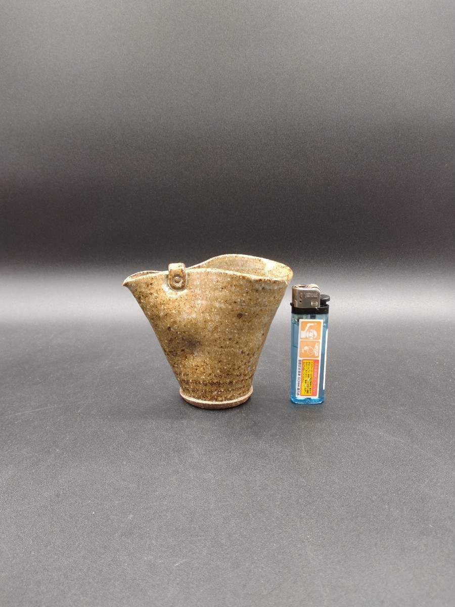  one-side . sake cup and bottle [2-b]