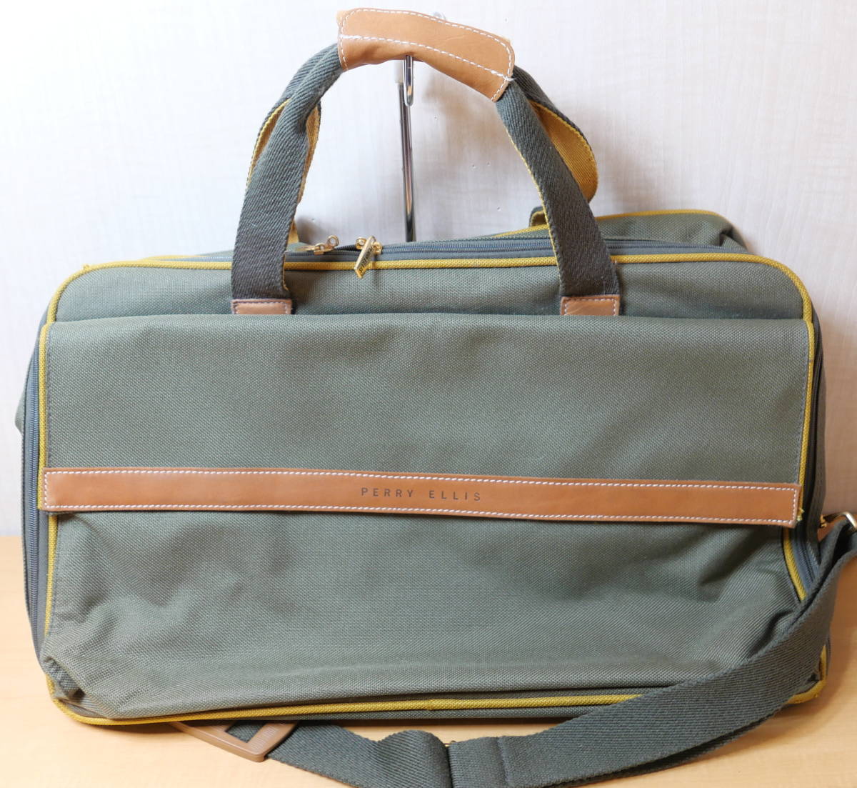 ビジネスバッグ 他 まとめ売り EOFFREY BEENE ジェフリービーン/TESOLIN PERRY ELLIS ペリーエリス 他 メンズバッグ ジャンク品 現状品_画像2