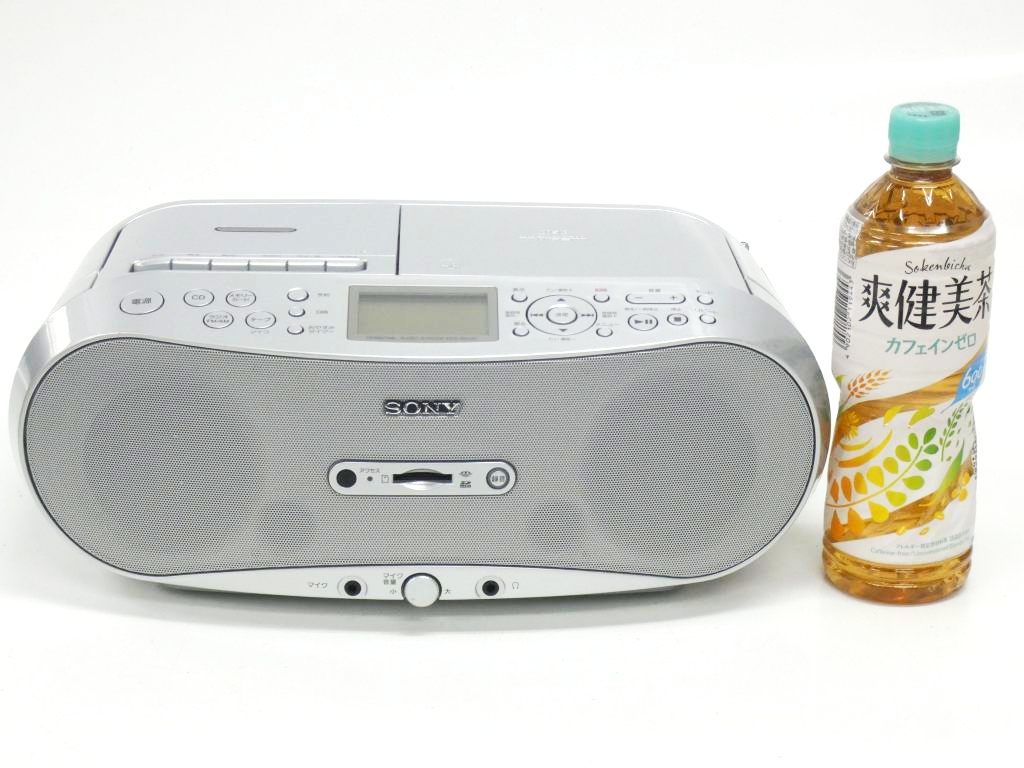 Y667Yちょる　SONY　CDラジオカセット メモリーレコーダー　CFD-RS501　18年製　ラジオ/カセット/CD再生/SDカード再生/録音確認済　ソニー_お茶はサイズの参考です