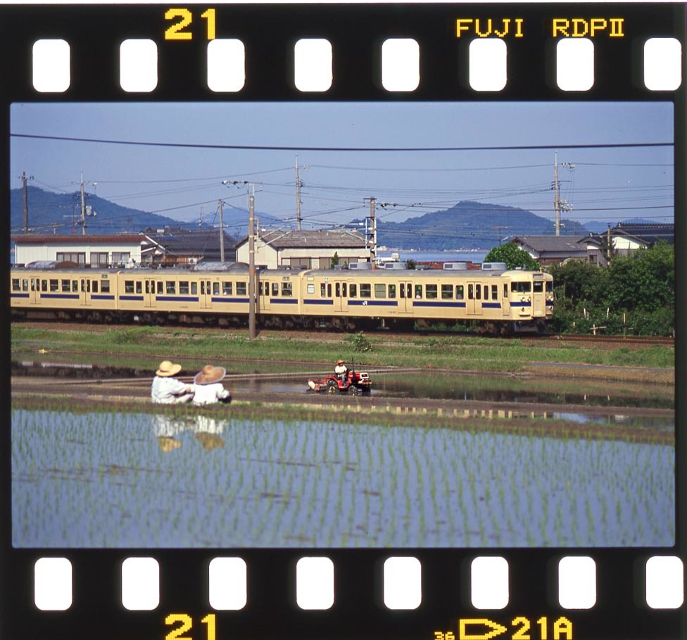 クハ115-607 分散クーラー 田園風景_画像1