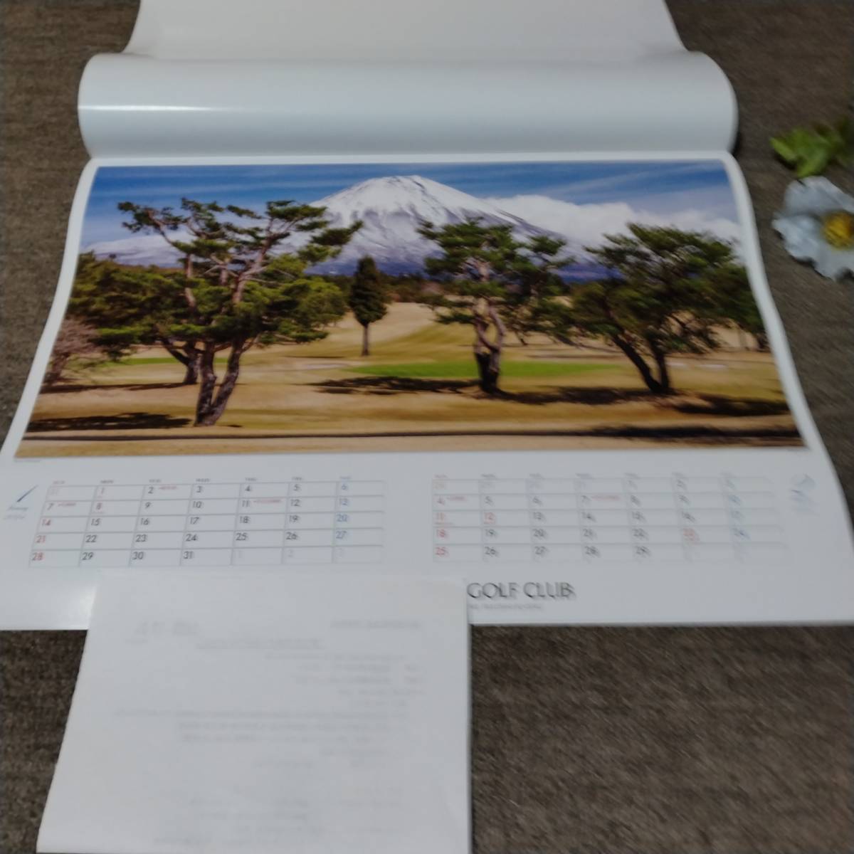 2024年　令和6年　壁掛けカレンダー　ゴルフコース　富士山　写真　 ４３ｘ５２ｃｍ _画像3