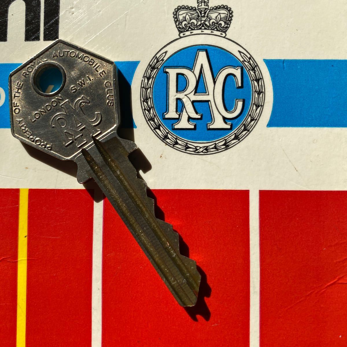 * used RAC England .. automobile Club member. key * Britain made *BMC Mini / bump la/ Morris / Austin /MG/ADO16/ Rover Mini / Lotus /