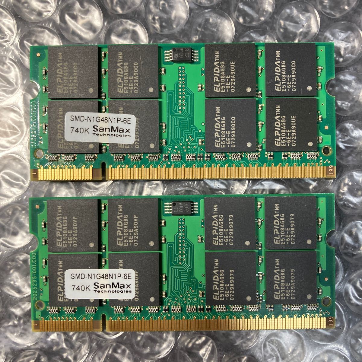 パソコン部品 メモリ2枚セット SMD-N1G48N1P-6E 740K SanMax/サンマックス エルピーダ/Elpida おそらく1GBの2枚で計2GB_画像1