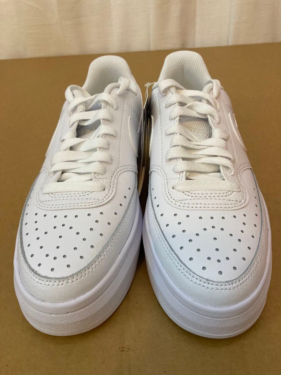 新品24 5ナイキNIKEレディーススニーカーコートビジョンアルタ 新品24 5ナイキNIKEレディーススニーカーコートビジョンアルタ