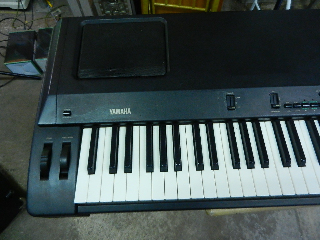 yh231222-015Z YAMAHA P-200 ヤマハ 電子ピアノ 中古品 通電確認済み 出音確認済み 動作確認済み 鍵盤楽器 キーボード_画像2