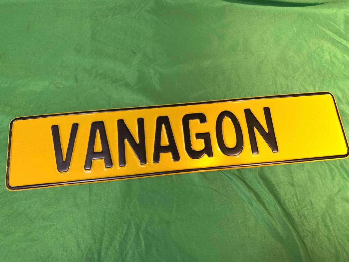 yw231214-003A7 VANAGON フォルクスワーゲン ヴァナゴン 標識 中古 海外直輸入品 自動車 看板 黄色 イエローの画像1