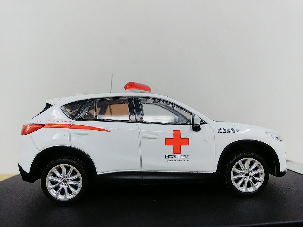 ■ PREMIUM X models 1/43 PRD487 MAZDA CX-5 2013 ”Japanese Red Cross Society” マツダ 日本赤十字社 モデルミニカーの画像4