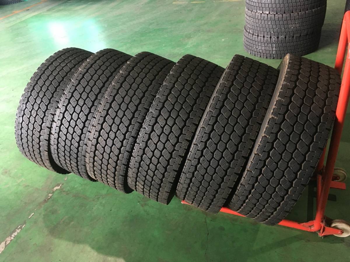 T19-3-12② ☆265/70R19.5 2019年 中古6本 11-10mm トーヨー M966 スタッドレス k270_画像1