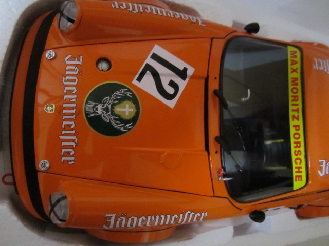 即決　Schuco シュコー　 1/１８ Porsche ポルシェ９３４　_画像6