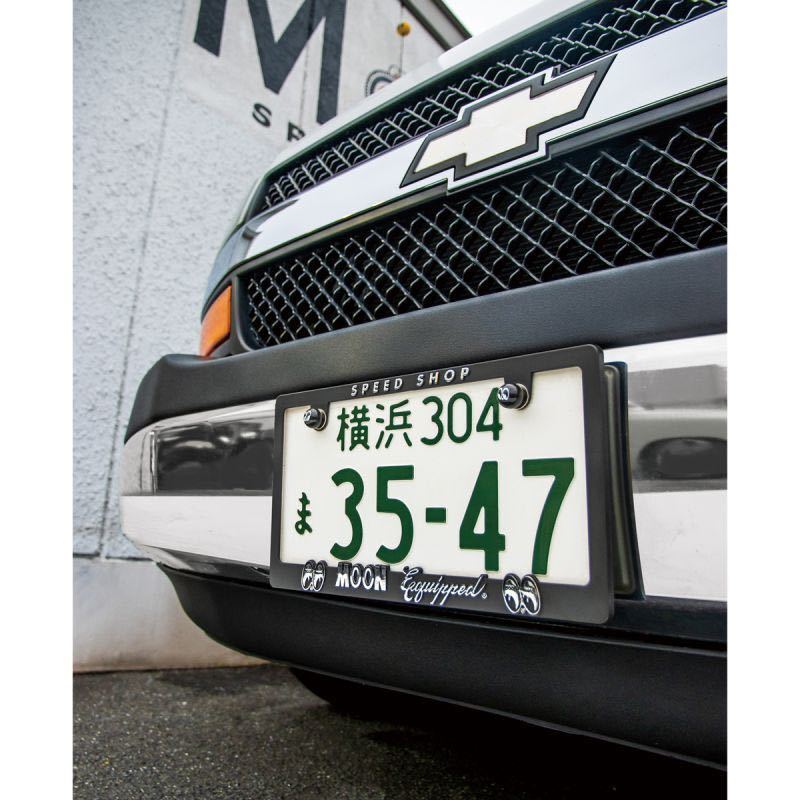 １枚 送料込み 車検適合 MOONEYES Raised MOON Equipped クローム ロゴ ライセンスフレーム ムーンアイズ 車用 ナンバーフレーム 立体の画像2