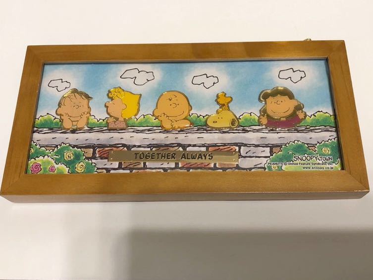 限定品 稀少品 ピーナッツ スヌーピー ピンバッジ ピンズ　コレクション 額入り