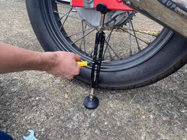 tominaga racing Factory maintenance stand . road touring puncture repair 