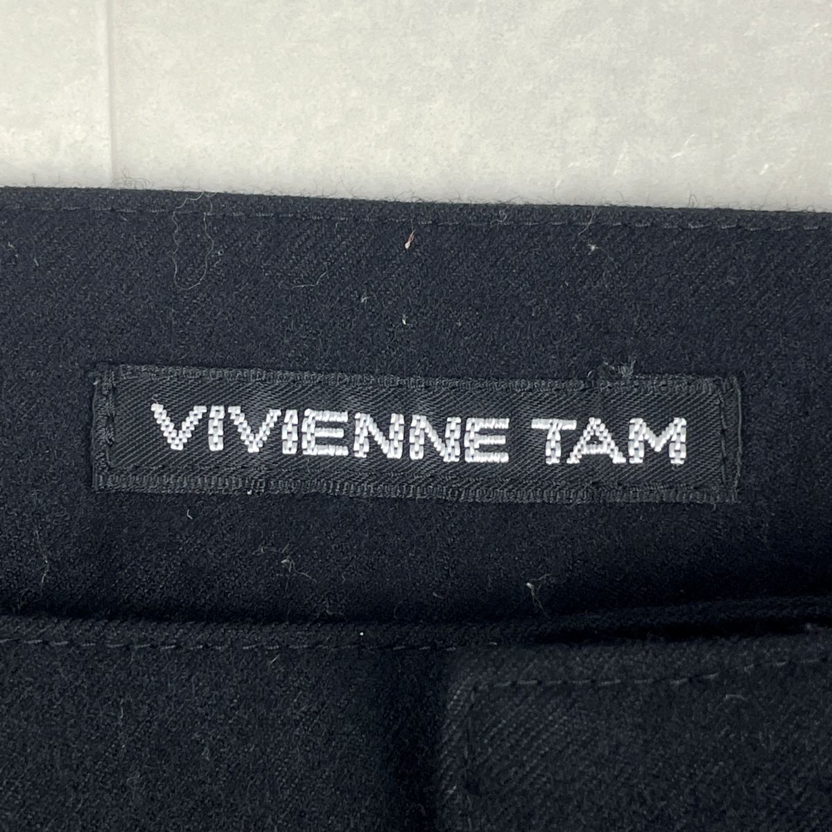 美品 VIVIENNE TAM ヴィヴィアンタム ウールストレートパンツ ボトムス 裾刺繍 レディース 黒 ブラック サイズ1*KC1440の画像6